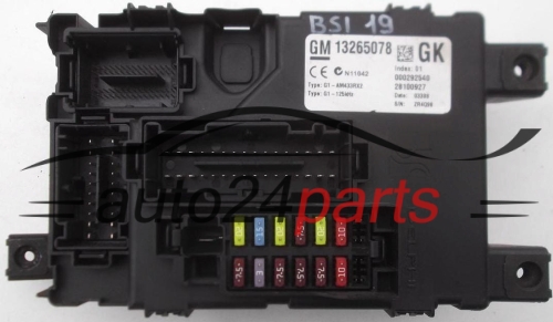  BOITE ELECTRIQUE A RELAIS ET FUSIBLE OPEL CORSA D 13265078 GK