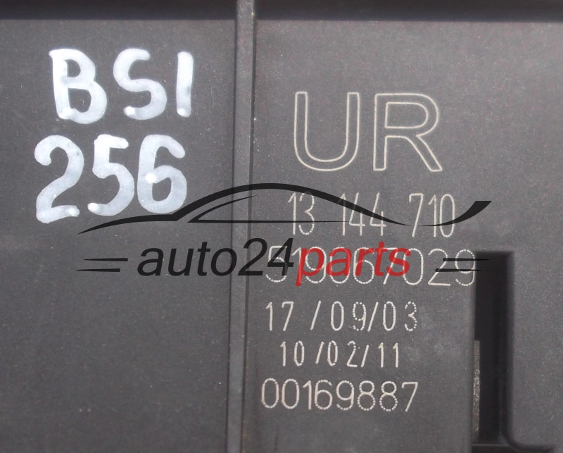 SKRZYNKA ELEKTRYCZNA PRZEKAZNIKOW I BEZPIECZNIKOW MODUŁ NADWOZIA CENTRALKA KOMFORTU BSI OPEL VECTRA C SIGNUM GM 13 144 710 UR, 13144710 UR, 519067029