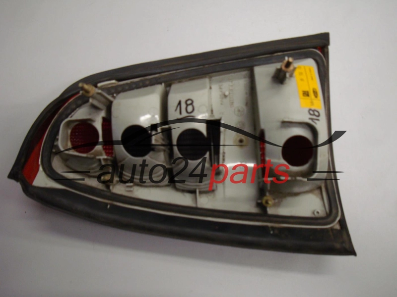 LAMPA TYLNA PRAWA OPEL VECTRA B KOMBI
