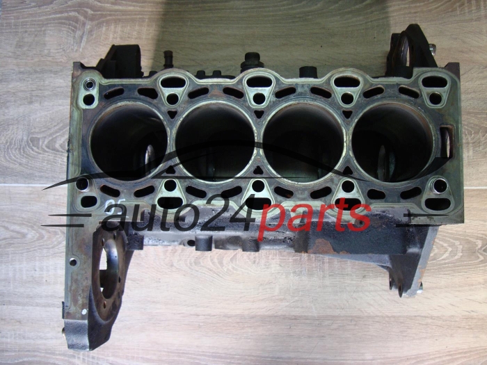 Blok silnika Opel Y22DTR 90400240