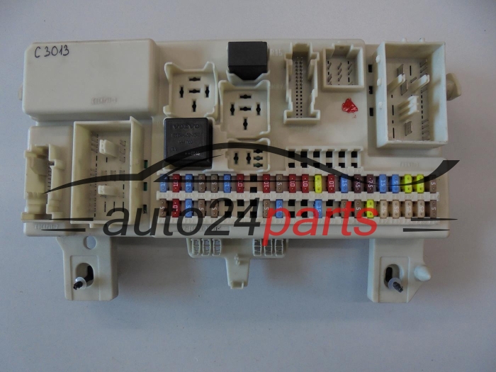 SKRZYNKA BEZPIECZNIKÓW MODUL VOLVO S40 8690719, 519096119