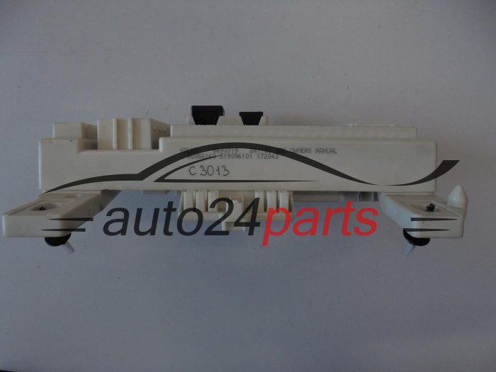 SKRZYNKA BEZPIECZNIKÓW MODUL VOLVO S40 8690719, 519096119