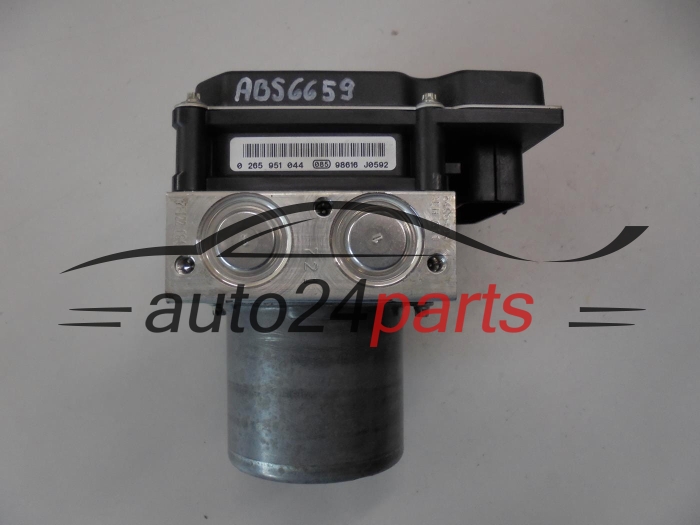 Bomba ABS y centralita AUDI Q5 BOSCH 0265236148, 8R0614517M, 0265951044 8R0907379D