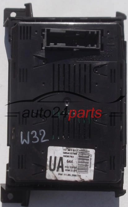 WYŚWIETLACZ RADIA CIEKŁOKRYSTALICZNY OPEL ZAFIRA B GM 13 301 077 UA
