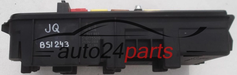 BOITE ELECTRIQUE A RELAIS ET FUSIBLE OPEL VECTRA C SIGNUM GM 13 241 892 JQ