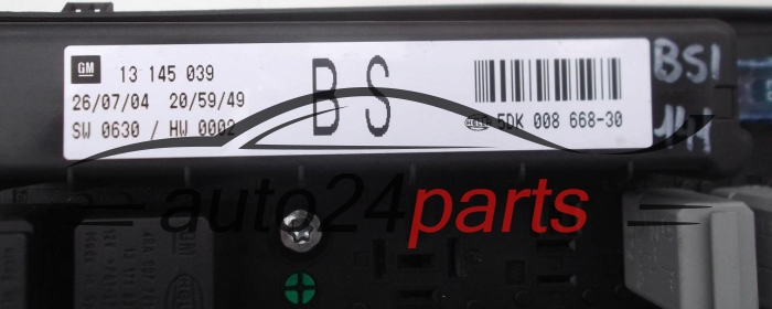 SKRZYNKA ELEKTRYCZNA PRZEKAŻNIKÓW I BEZPIECZNIKÓW MODUŁ NADWOZIA CENTRALKA KOMFORTU BSI PRZEDNIA OPEL ASTRA H ZAFIRA B 13145039 BS