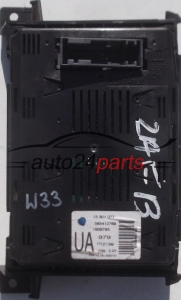WYŚWIETLACZ RADIA CIEKŁOKRYSTALICZNY OPEL ZAFIRA B GM 13 301 077 UA