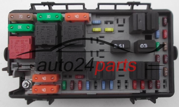 CAJA ELECTRICA DE FUSIBLES Y RELES DELANTERA UNIDAD DE CONTROL OPEL CORSA D 