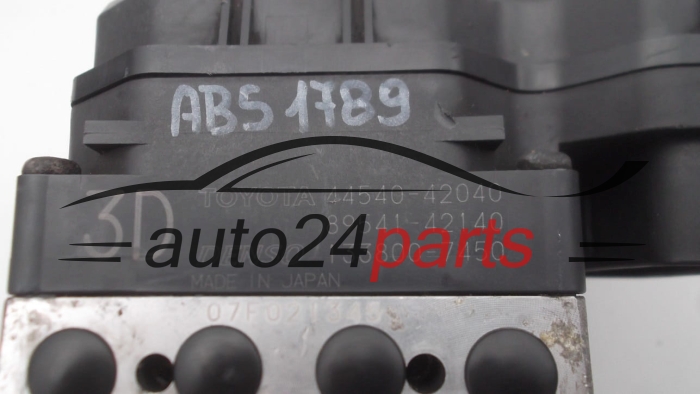 POMPE HYDRAULIQUE ET CALCULATEUR d'ABS TOYOTA RAV4 2.0 TD 44540-42040, 89541-42140, DENSO 133800-7450