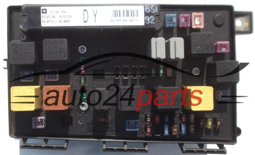 SKRZYNKA ELEKTRYCZNA PRZEKAŻNIKÓW I BEZPIECZNIKÓW MODUŁ NADWOZIA CENTRALKA KOMFORTU BSI OPEL GM 13 181 658 DY HELLA 5DK 008 668-31