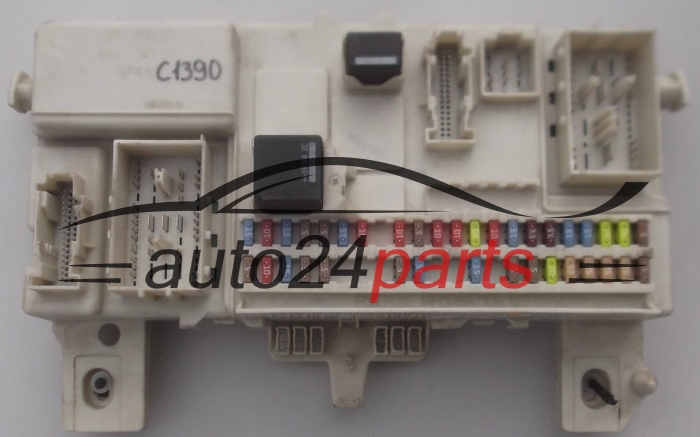 SKRZYNKA BEZPIECZNIKÓW MODUL VOLVO C30 31254749, 31268178, 519096812