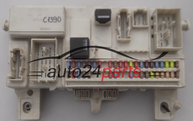 SKRZYNKA BEZPIECZNIKÓW MODUL VOLVO C30 31254749, 31268178, 519096812